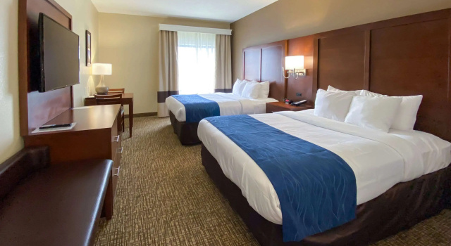 Четырёхместный номер Standard Comfort Inn East Windsor - Springfield