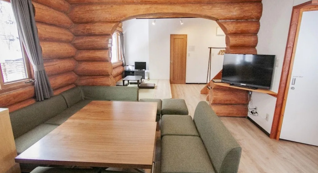 UCHI North Log Cabin