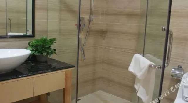 Yufeng International Hotel, Забронировать Отель Отели Хейан 4 звезды, 4*