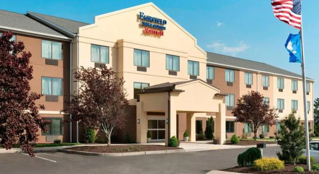 Кровать в общем номере Fairfield Inn & Suites Hartford Manchester