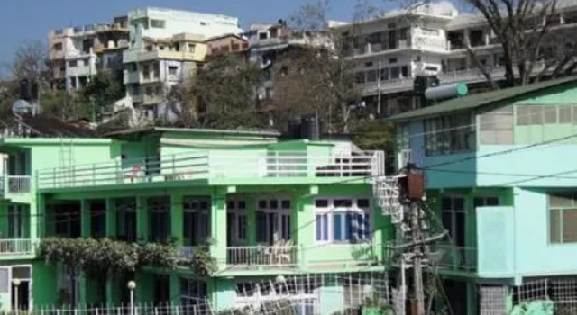 Savoy Hotel, Rezervovat Hotel Almora hotely s parkováním, Parkování