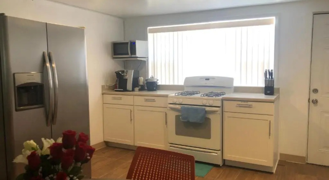 Hyde Park Modern Private Room - Near Univ of Chicago, Забронировать Отель Hyde Park Чикаго