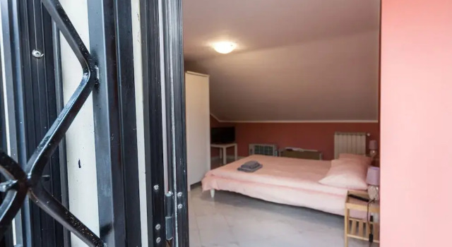 32, Забронировать Отель «постель и завтрак» Чампино Кастелли Романи, рядом с Железнодорожная станция Чампино