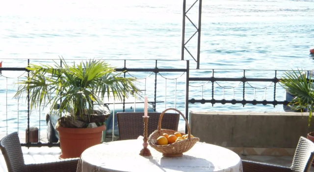 Apartment Doppelhaus mit Balkon und mit Meerblick Apartments Villa Serventi