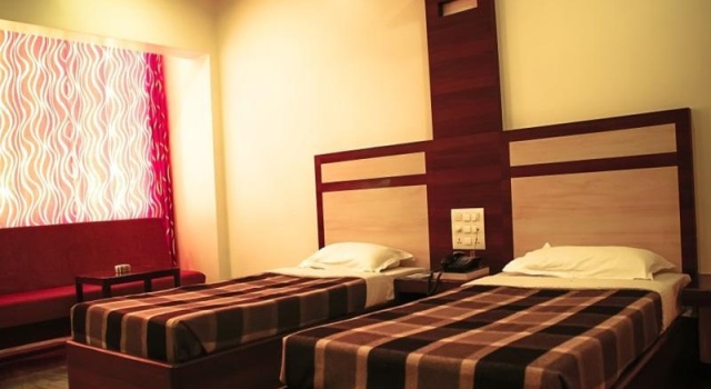 Полулюкс Hotel Supreme