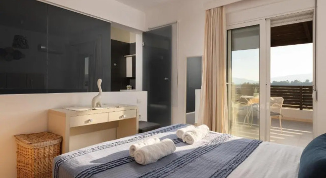 Next to Haraki beach , taverns bars & 10 to Lindos, Забронировать Отель Хараки остров Родос