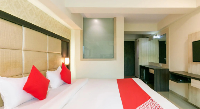 OYO 36215 Hotel Pearl Residency, Забронировать Отель Отели Mumbai Region с парковкой, Парковка