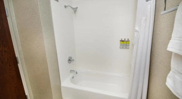 Люкс Holiday Inn Express Hotel & Suites Grand Forks by IHG