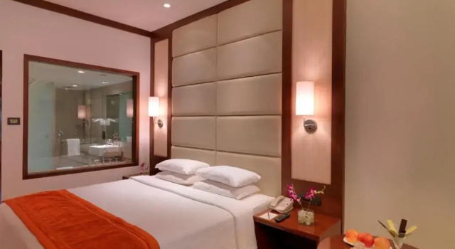 Номер Deluxe Royal Orchid Resort & Convention Centre, Yelahanka Bangalore