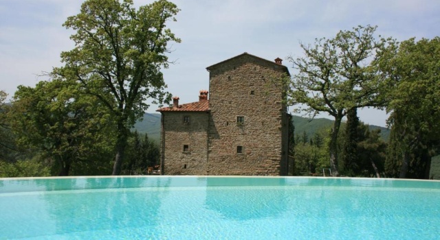 Вилла Wonderful private villa for 16 people with WIFI, private pool, TV and parking