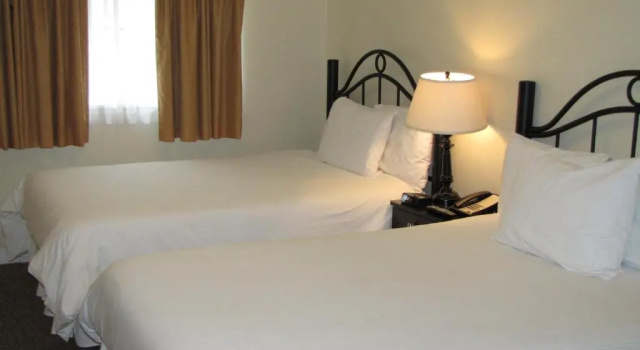 Четырёхместный номер Deluxe Barclay Hotel