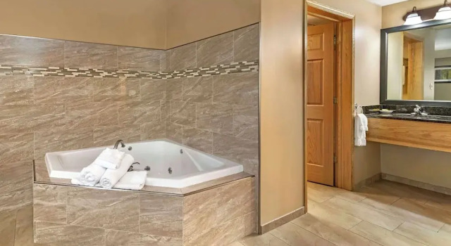 Полулюкс Best Western Plus the Inn at Smithfield