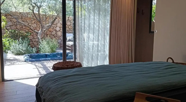Люкс Hôtel Les Suites Du Maquis