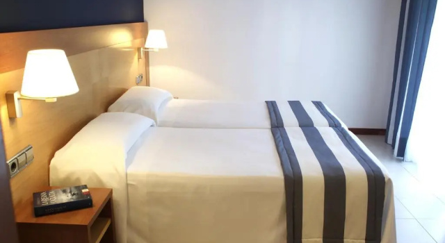 Двухместный номер с балконом Hotel Els Pins