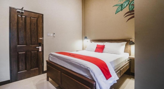 Двухместный номер Standard RedDoorz Plus near Mall Slipi Jaya