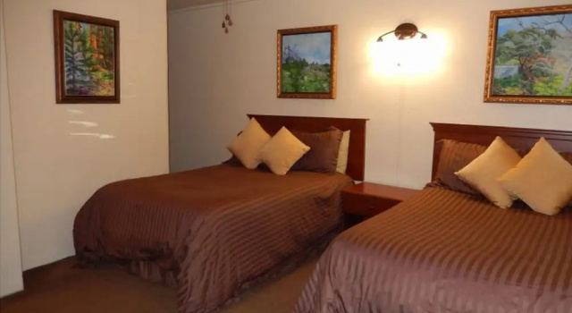Трёхместный номер Standard The Gateway Restaurant & Lodge