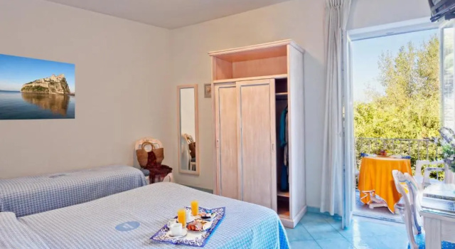 Трёхместный номер Standard с балконом Hotel Cleopatra