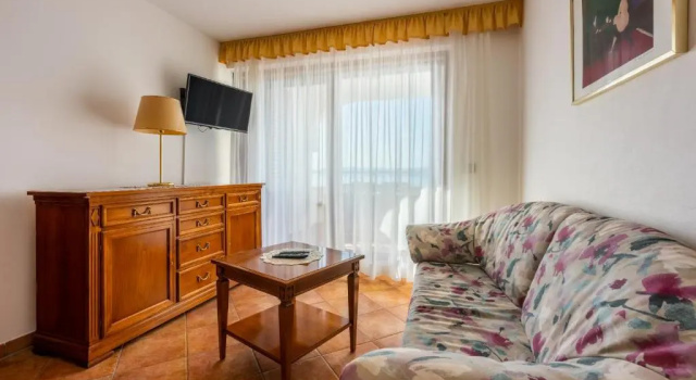 Апартаменты с балконом и с красивым видом из окна Guest House Agava