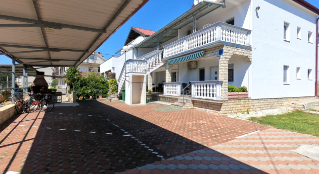 Apartment Ana - 120m from the beach A1 Sukosan, Zadar riviera, Забронировать Апартаменты/квартира Сукошан Задарская жупания, рядом с Пляж Макарска