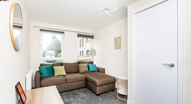 1 Bed-ground Floor-free Parking