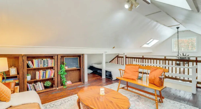 8 Mi to Big Boulder Mountain: Cabin w/ Decks!, Забронировать Дом для отпуска Олбрайтсвил Carbon County