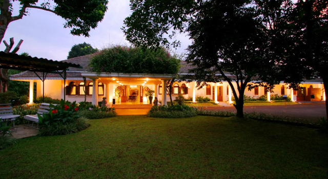 The Kartipah Hotel, Забронировать Отель Отели Бандунга с бассейном, рядом с West Java Cultural Park, Бассейн