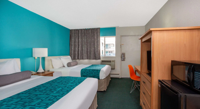 Howard Johnson by Wyndham Colorado Springs, Book Hotel Columbia Colorado
