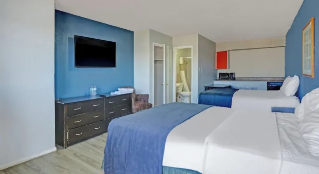 Четырёхместный номер Standard Super 7 Inn By OYO San Antonio NW Medical Center