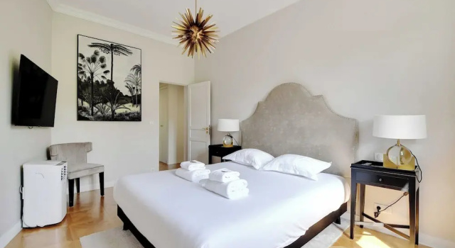 Chic Apartment - 2br/6p - Trocadero/tour Eiffel, Забронировать Апартаменты/квартира Отели Парижа с парковкой, рядом с Триумфальная арка, Парковка