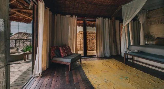 Полулюкс с видом на бассейн Radhoo Tulum