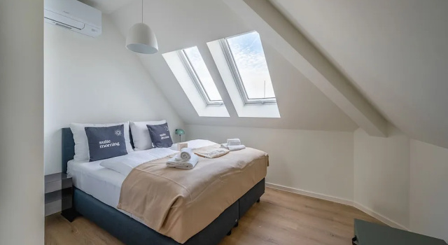 Люкс c 1 комнатой с балконом Limehome Stuttgart Elsenhansstr