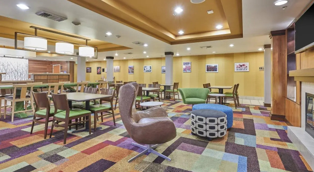 Fairfield Inn & Suites Burlington, Забронировать Отель Берлингтон Вашингтон