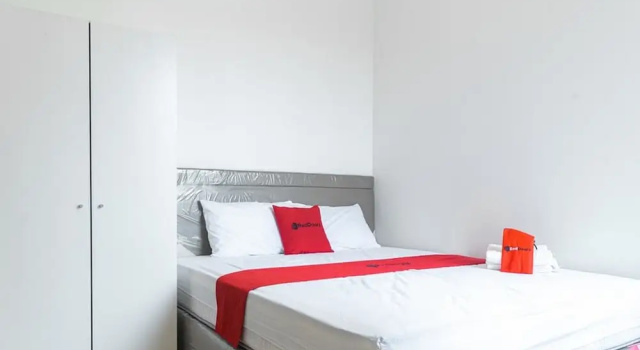 RedDoorz Plus @ EcoHome Citra Raya Tangerang, Boek Pension Pondok Cabe West Java