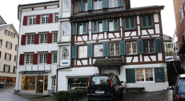 Studio-Appartment Horgen, Забронировать Отель Отели Swiss Knife Valley с парковкой, Парковка