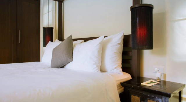 Two Villas Holiday: Oriental Style Nai Harn Beach