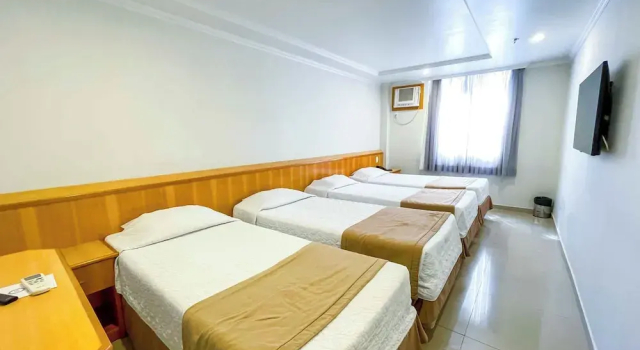 Четырёхместный семейный номер Standard Saionara Hotel