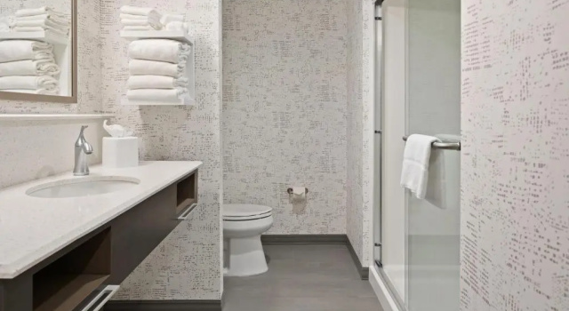 Четырёхместный люкс Hampton Inn & Suites Cranberry Pittsburgh