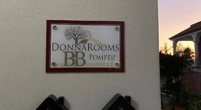 B&B DonnaRooms Pompeii, Забронировать Отель «постель и завтрак» Помпеи Кампания