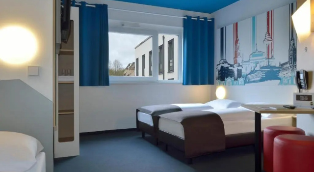 Трёхместный номер Standard B&B Hotel Hamburg City-Ost