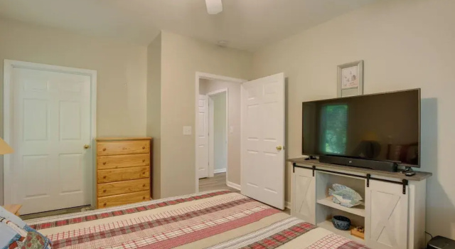 Lake Hartwell Vacation Rental w/ Dock & Hot Tub, Забронировать Дом для отпуска Токкоа Джорджия