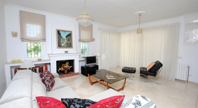 Preciosa villa con piscina privada, perros bienvenidos, Забронировать Вилла Коттеджи Михас, Коттедж