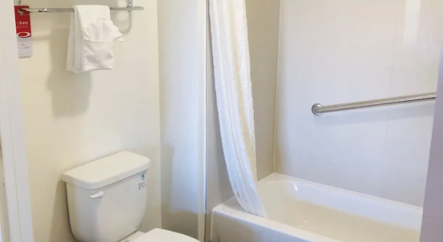 Двухместный номер Standard с балконом Econo Lodge Waynesville