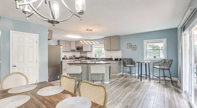 Walterboro House w/ Office Near Wildlife Center, Забронировать Дом для отпуска Уолтерборо Lowcountry