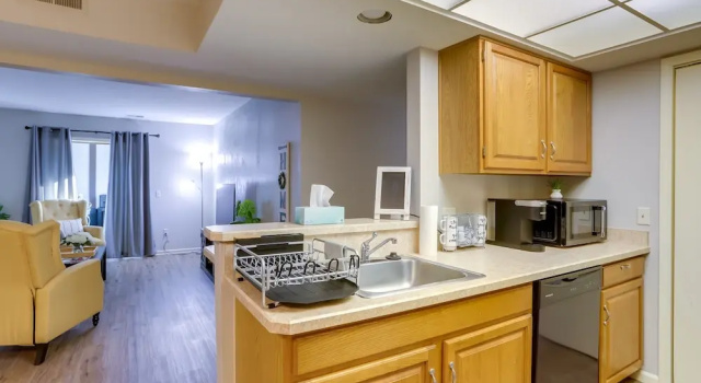 Toledo Vacation Rental ~ 8 Mi to Downtown!, Buchen Sie Ferienwohnung Toledo Ohio