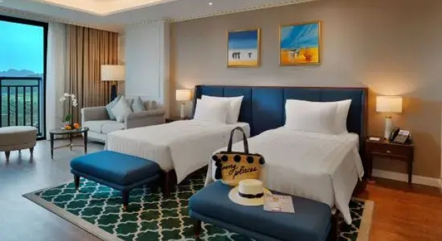 Трёхместный номер Deluxe с видом на поле для гольфа FLC Halong Bay Golf Club & Luxury Resort