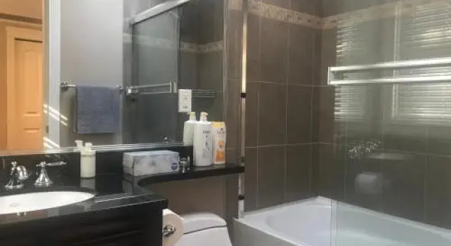 Great location 1 bedroom in Vancouver near park, Забронировать Отель Ванкувер Lower Mainland British Columbia