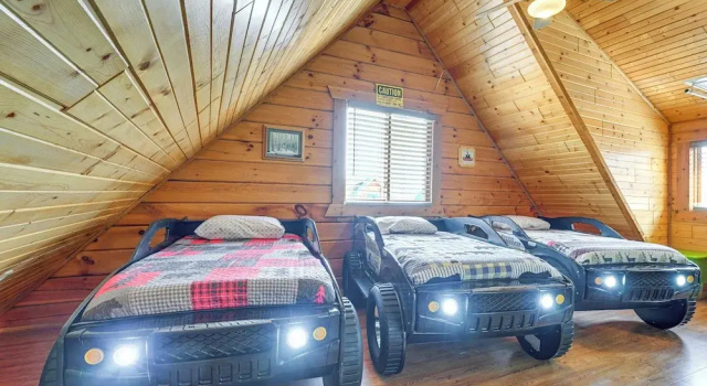 Resort Cabin w/ Lake Access in Central Warrens!, Rezerwuj Ośrodek wypoczynkowy Warrens Wisconsin