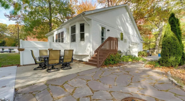 Коттедж Holland Home: Walk to the Beach!