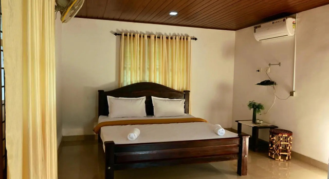 Robin Hills Resort, Забронировать Курортный отель Велламундра штат Керала