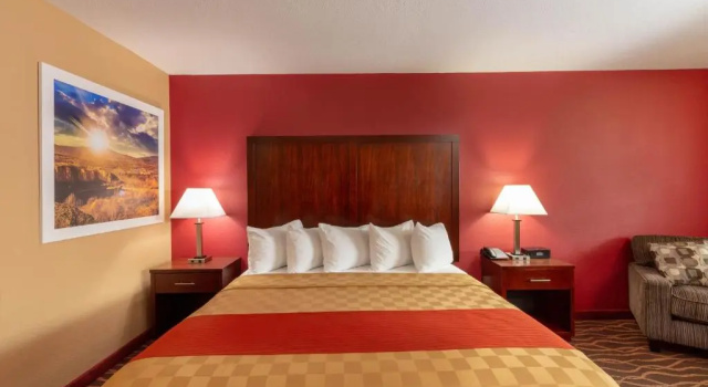 Номер Standard Rosewood Inn & Suites